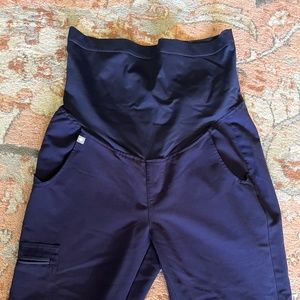 Figs Maternity Size Small